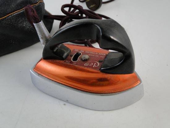   Electric Travel Iron Adjustable Voltage Miniature Old Mini  